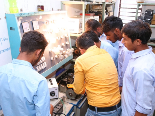 Electrician training at PERTS